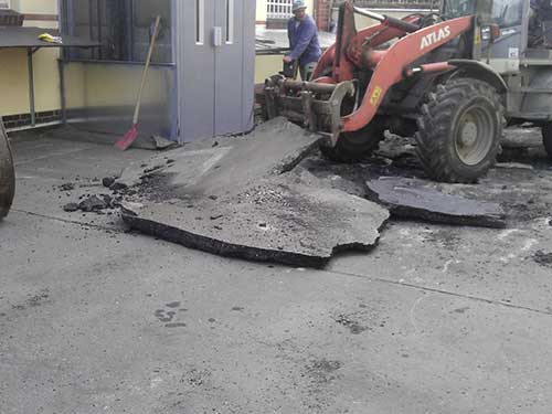 Sanierung des Parkplatzes auf einer Kellerdecke im 2. Hinterhof, Alt Reinickendorf in Berlin